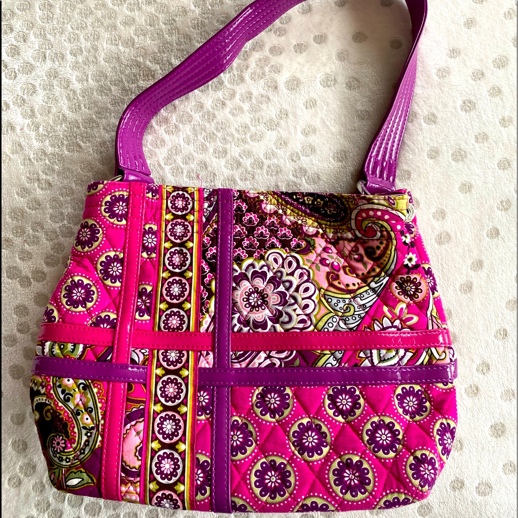 Vera Bradley Purse Gently Used Very Clean No Stains No Rips SmokeFree Home Vera Bradley Purse Gently Used Very Clean No Stains No Rips SmokeFree Home